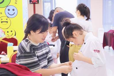 说明: H:\近期工作\6月16日-六一亲子活动\通讯稿\5dba15996a9ecd3e37d221c07882064.jpg