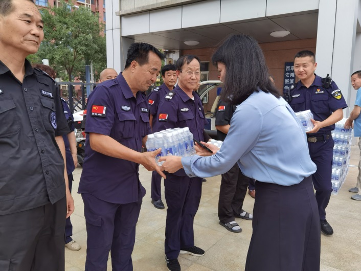 说明: H:\近期工作\7月7日-送清凉\微信图片_20230707153924.jpg