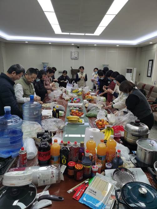 说明: H:\近期工作\12月12日-冬至包饺子活动\基础医学部分会1.jpg